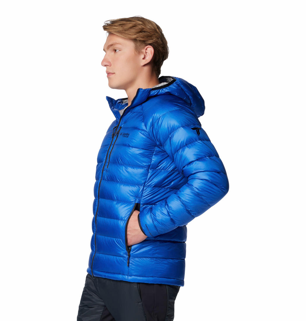 A Men Wearing Columbia Men Blue Arctic Crest Down Hooded Jacket