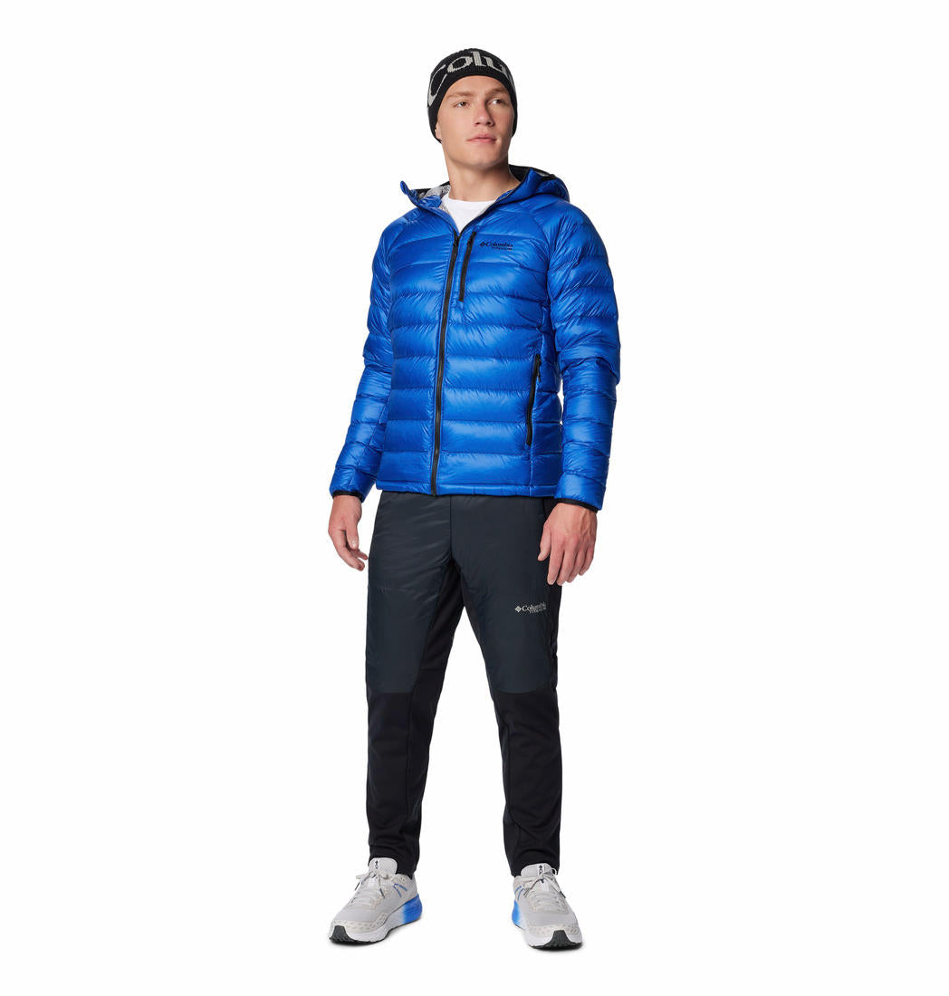 A Men Wearing Columbia Men Blue Arctic Crest Down Hooded Jacket