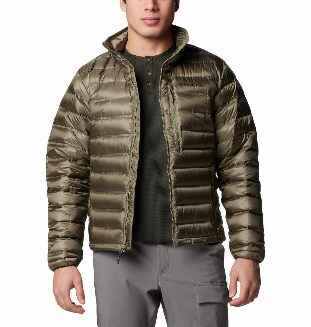 A Men Wearing Columbia Men Green Pebble Peak II Down Jacket