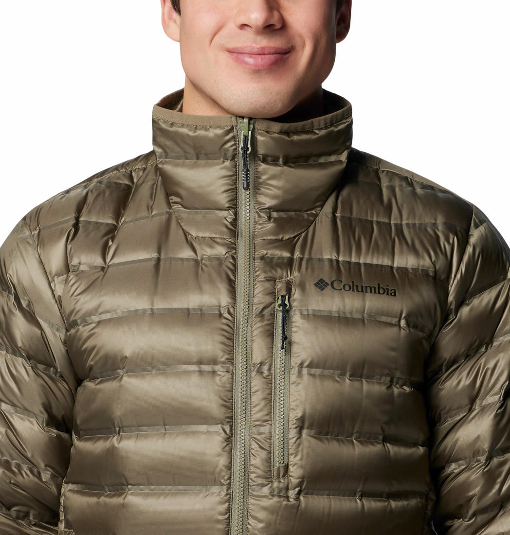 A Men Wearing Columbia Men Green Pebble Peak II Down Jacket