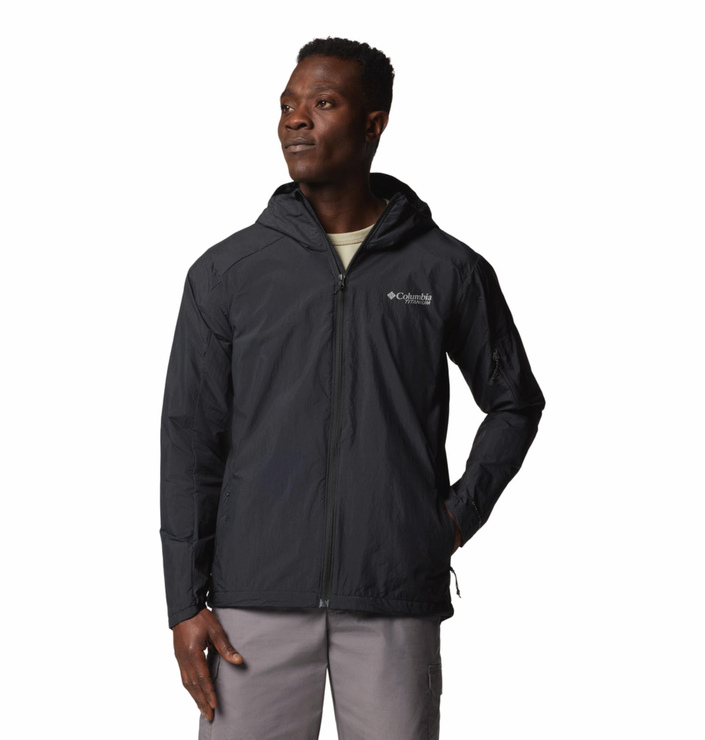 A Men Wearing Columbia Men Black Loop Trail II Windbreaker (Sun Protection)