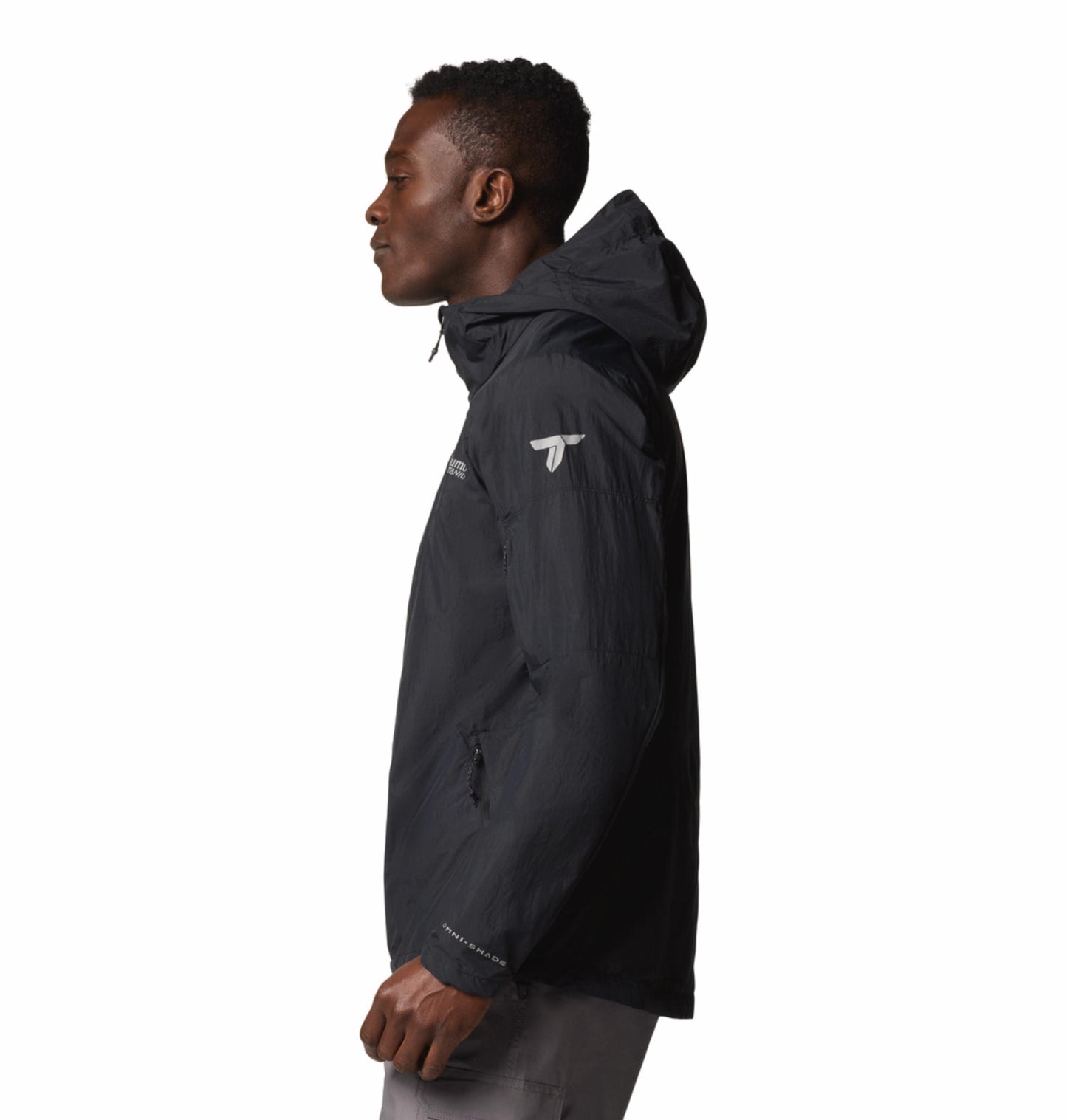 A Men Wearing Columbia Men Black Loop Trail II Windbreaker (Sun Protection)