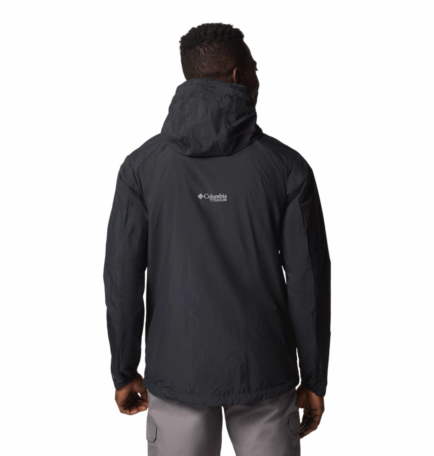 A Men Wearing Columbia Men Black Loop Trail II Windbreaker (Sun Protection)