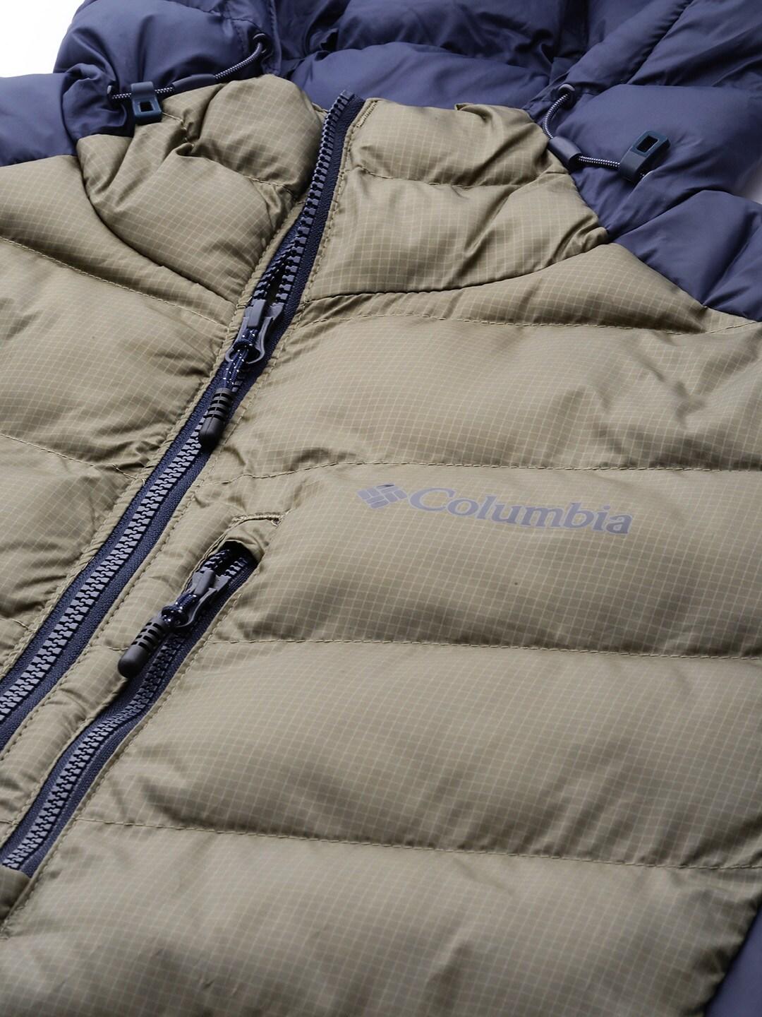 A Men Wearing Columbia Men Green Labyrinth Loop Hooded Jacket