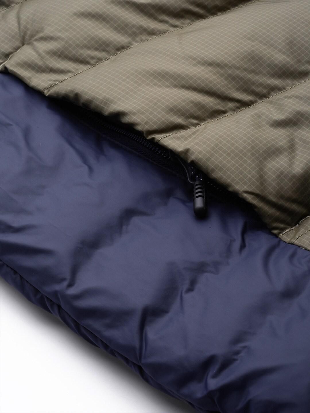 A Men Wearing Columbia Men Green Labyrinth Loop Hooded Jacket