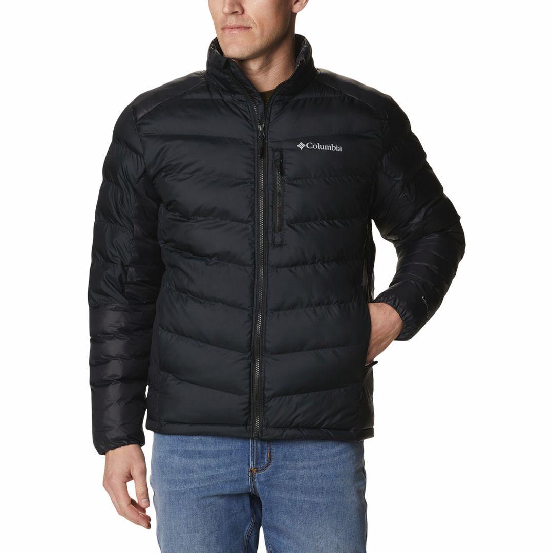 A Men Wearing Columbia Men Black Labyrinth Loop Jacket