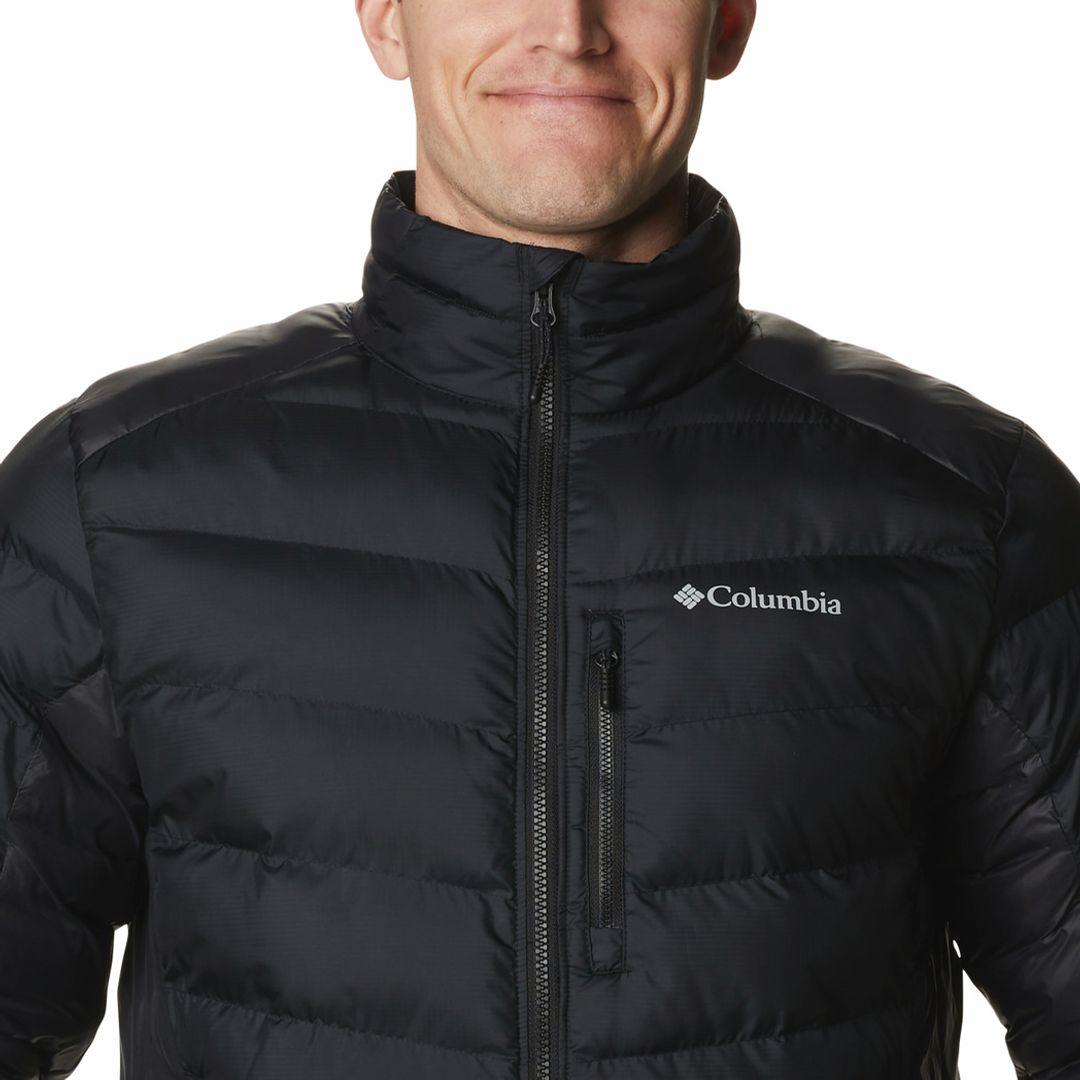 A Men Wearing Columbia Men Black Labyrinth Loop Jacket