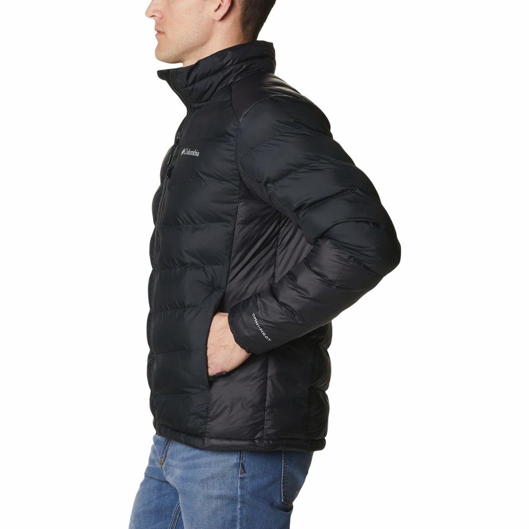 A Men Wearing Columbia Men Black Labyrinth Loop Jacket