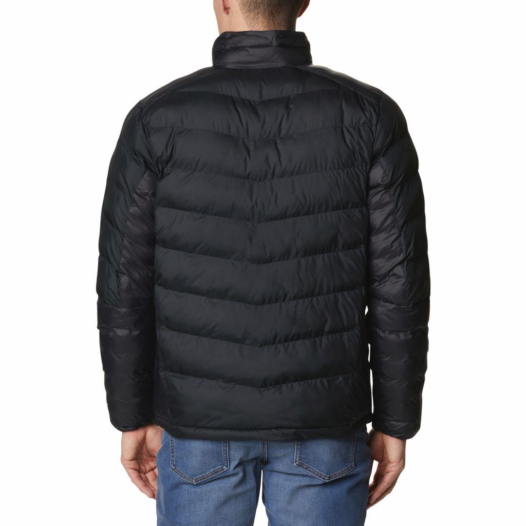 A Men Wearing Columbia Men Black Labyrinth Loop Jacket